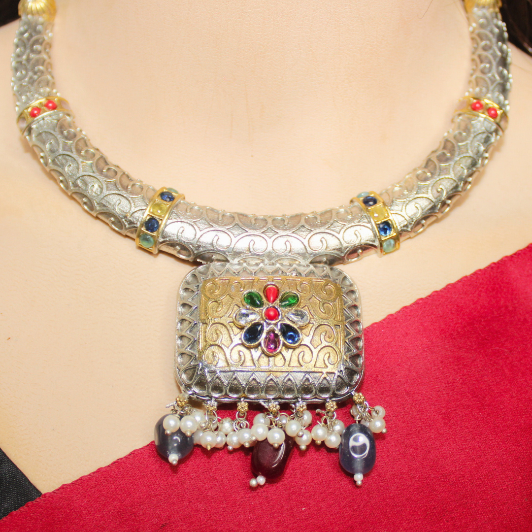 RAJWADI DUAL-TONE HASLI LOOK NECKLACE-MAGENTA & GREEN