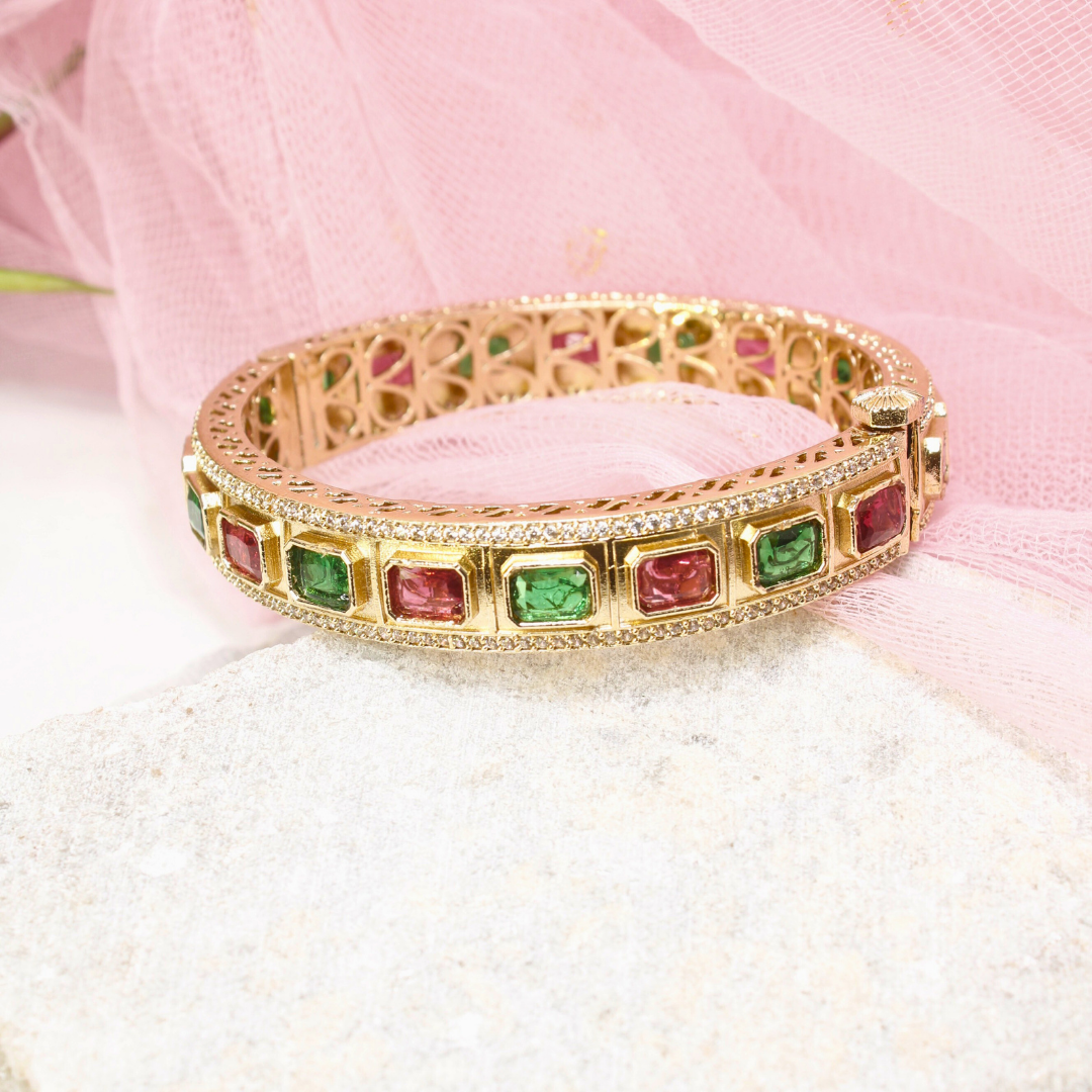 SUHANA MOISSANITE KADA-RED & GREEN