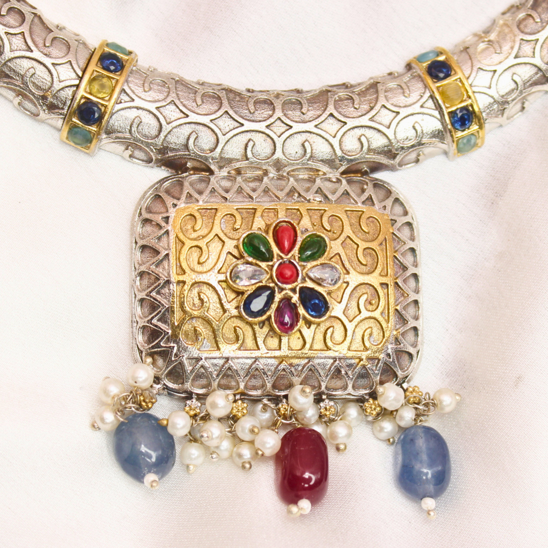 RAJWADI DUAL-TONE HASLI LOOK NECKLACE-MAGENTA & GREEN