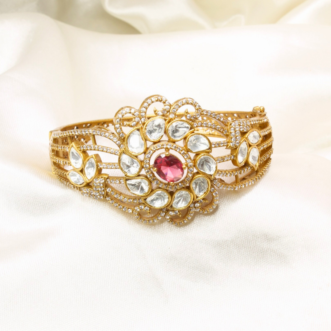 POLKI MOISSANITE FLOWER ANTIQUE GOLDEN BRACELET-RED