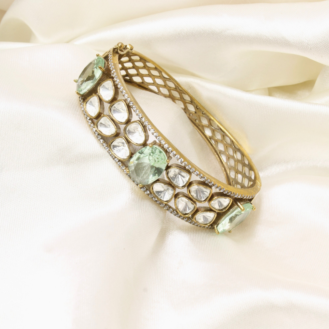 POLKI MOISSANITE ANTIQUE GOLDEN BRACELET-LIGHT GREEN