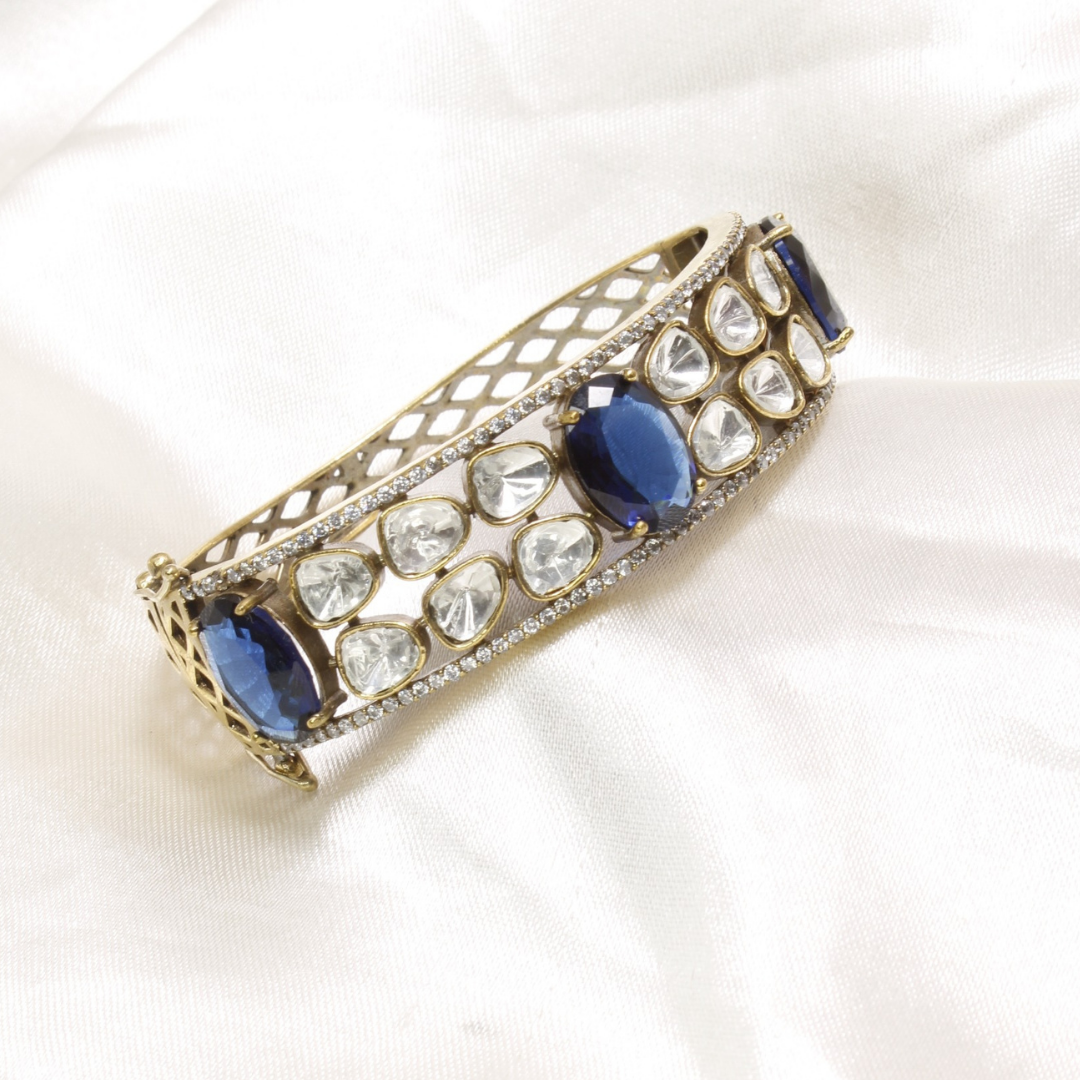 POLKI MOISSANITE ANTIQUE GOLDEN BRACELET-BLUE