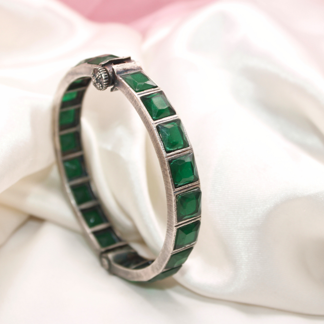 VINTAGE LOOK NAGINA KADA-green( Set of 2 bangles)