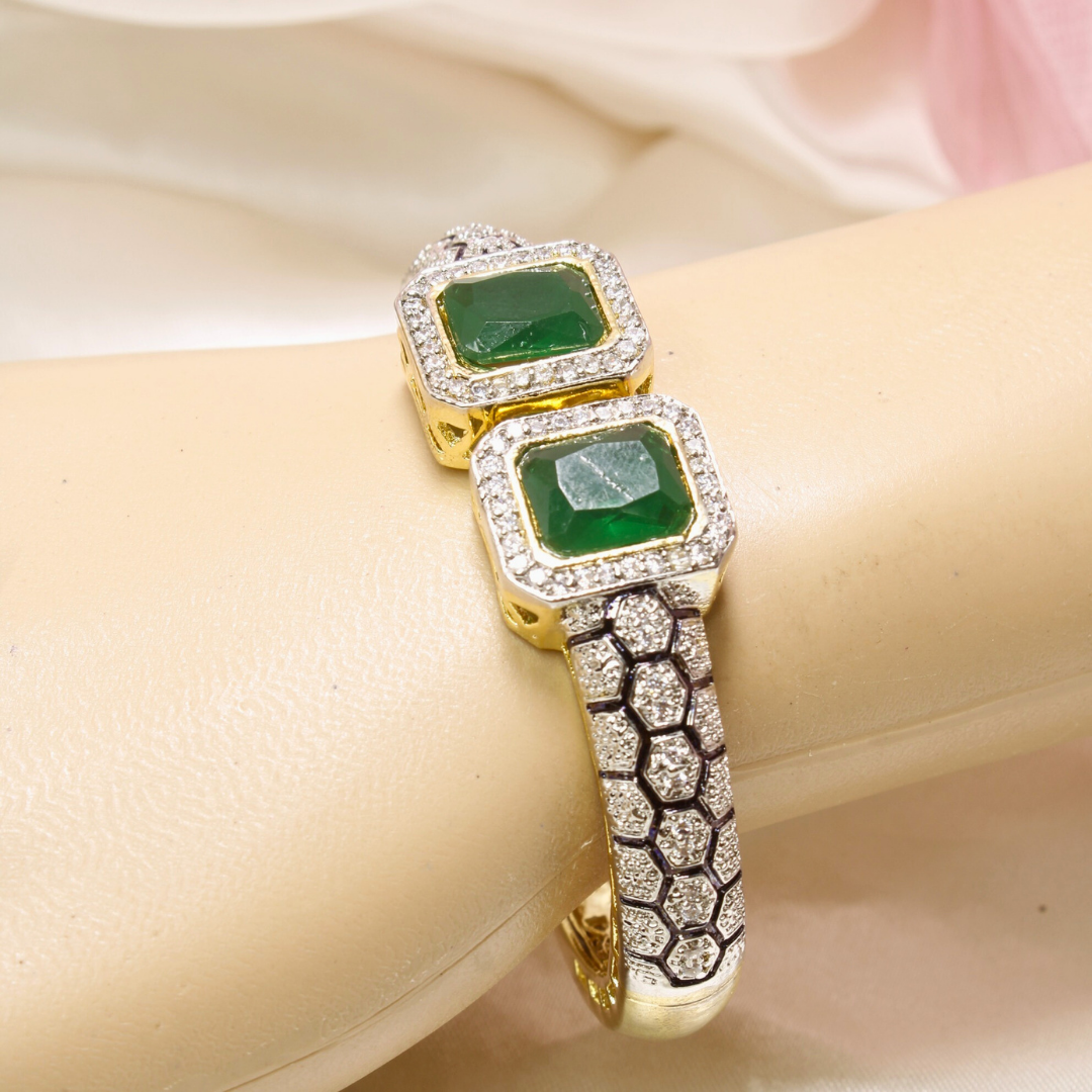 DIAMOND LOOK ALIKE BRACELET GOLDEN POLISH-GREEN