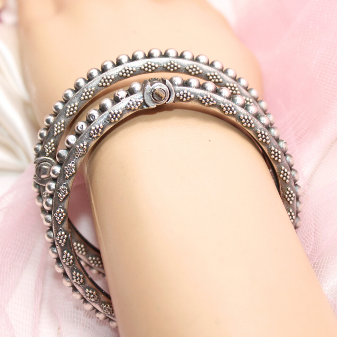 SILVER LOOK ALIKE PAIR OF BANGLES - AARYA