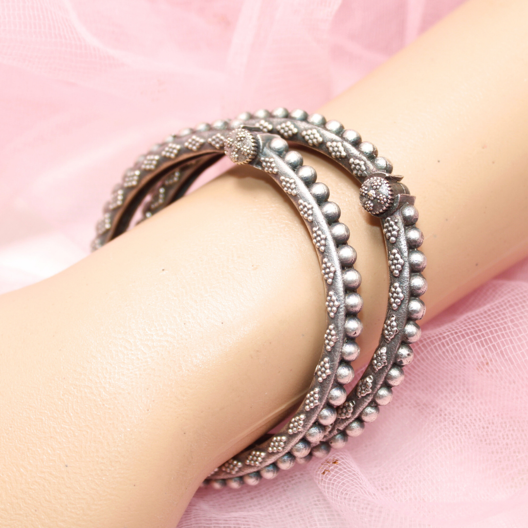 SILVER LOOK ALIKE PAIR OF BANGLES - AARYA