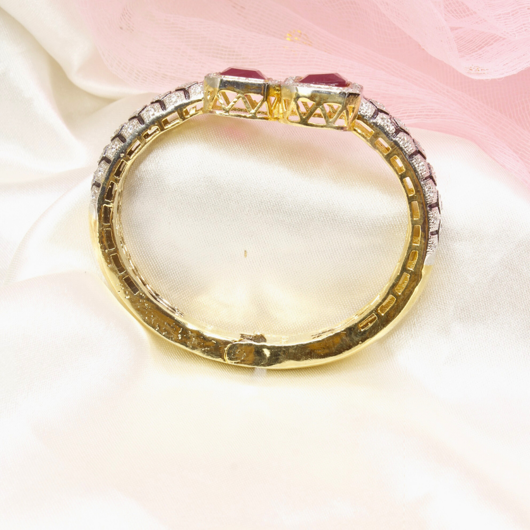 DIAMOND LOOK ALIKE BRACELET GOLDEN POLISH-RED