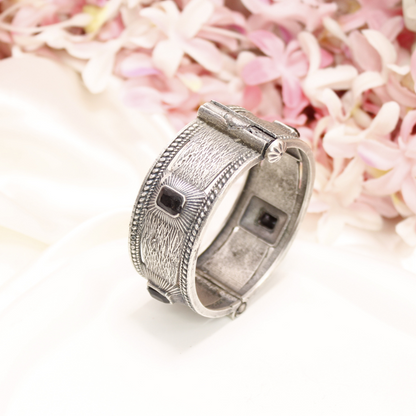 KIA-ANTIQUE SILVER LOOK ALIKE KADA-BLACK