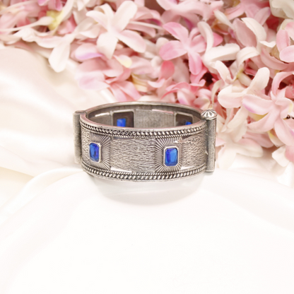 KIA-ANTIQUE SILVER LOOK ALIKE KADA-BLUE