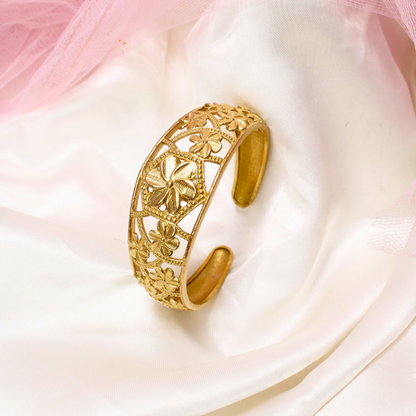 GOLDEN REPLICA CUTWORK CLASP BRACELET