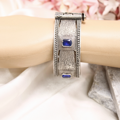 KIA-ANTIQUE SILVER LOOK ALIKE KADA-BLUE