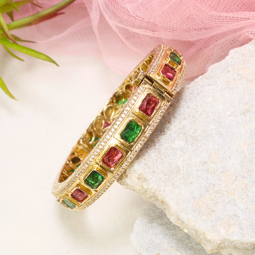 SUHANA MOISSANITE KADA-RED & GREEN