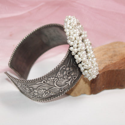 SILVER REPLICA CUFF BRACELET WITH PEARLS