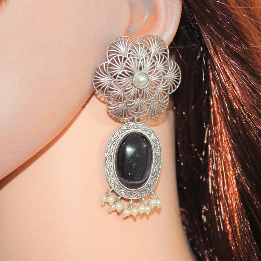 BIG FLOWER JAALI WITH MONALISA STONE EARRING-BLACK -EARRING