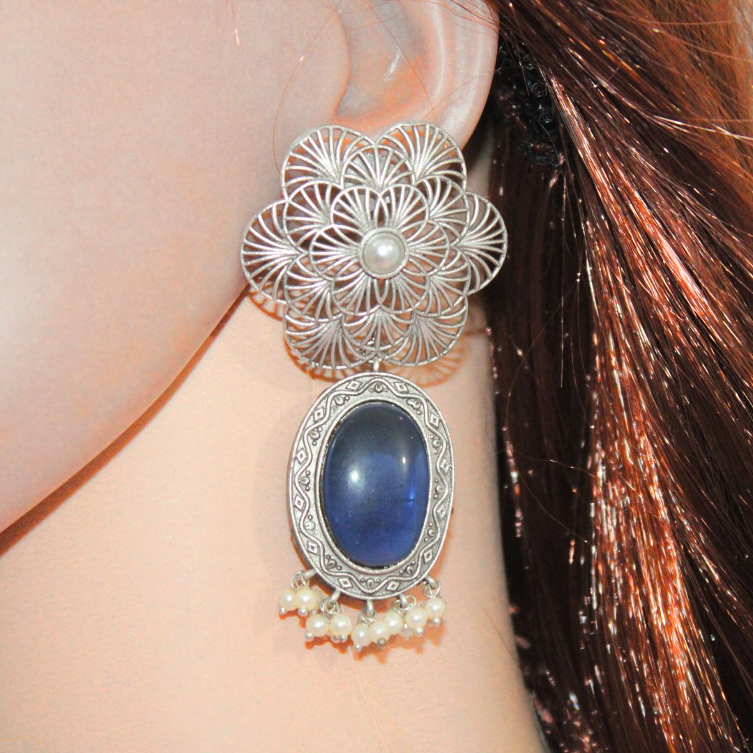 BIG FLOWER JAALI WITH MONALISA STONE EARRING-BLUE -EARRING