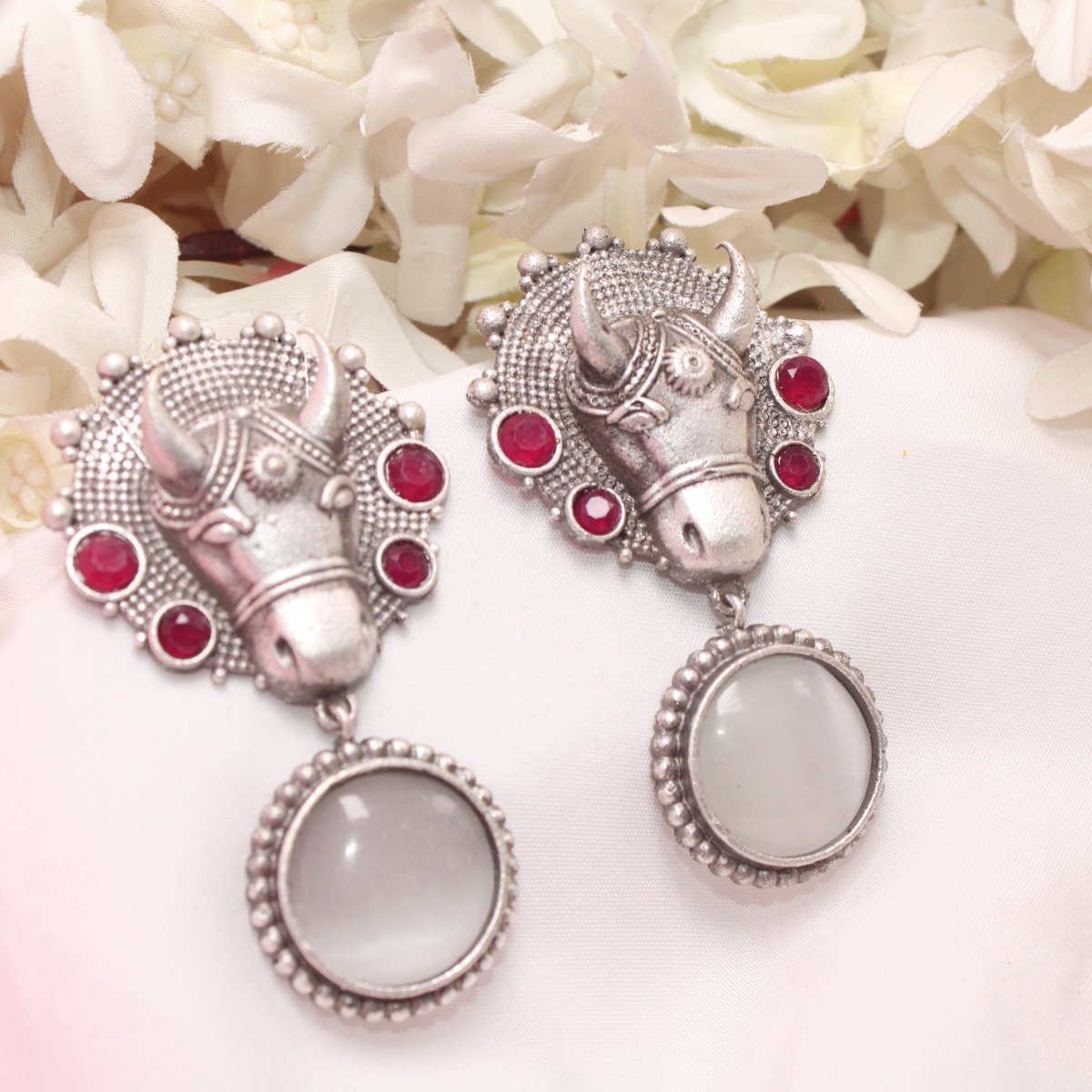 BIG NANDI FACE WITH MONALISA STONE EARRING-GREY -EARRING