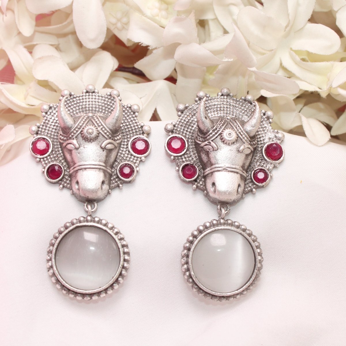 BIG NANDI FACE WITH MONALISA STONE EARRING-GREY -EARRING