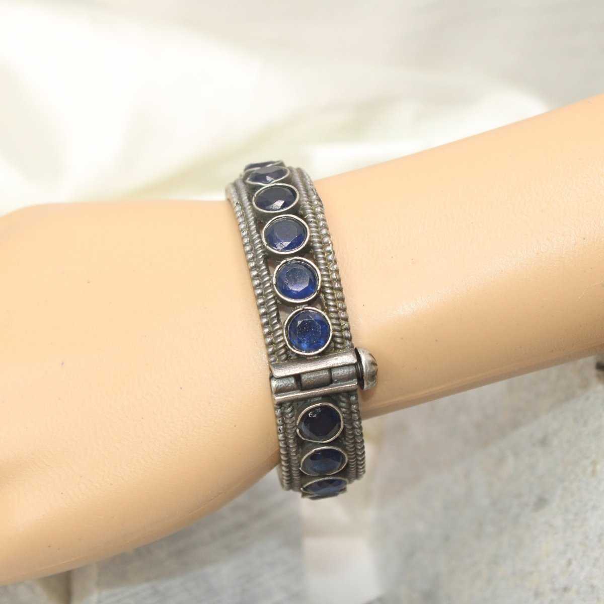 BIG ROUND MULTI STONE KADA - BLUE - kada