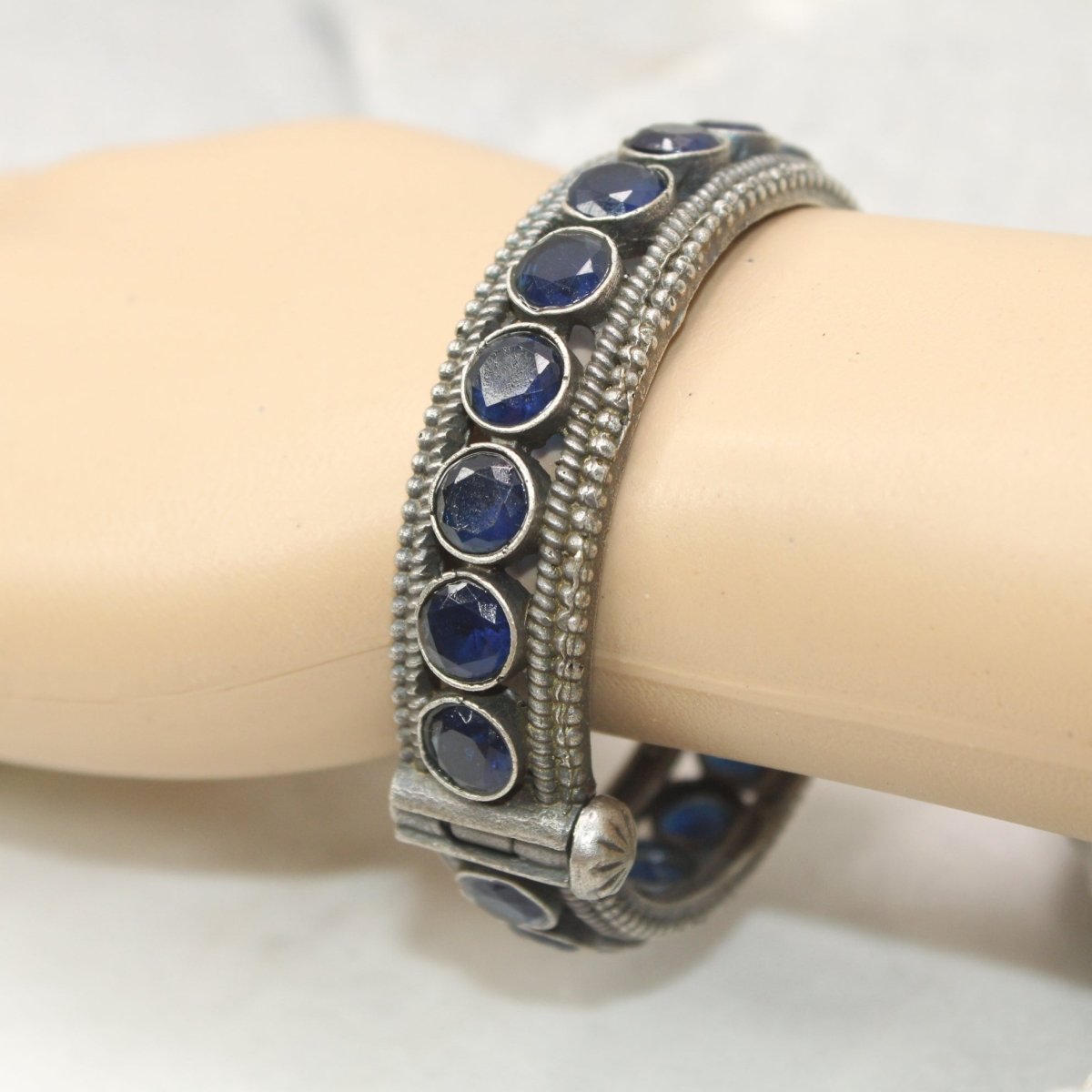 BIG ROUND MULTI STONE KADA - BLUE - kada