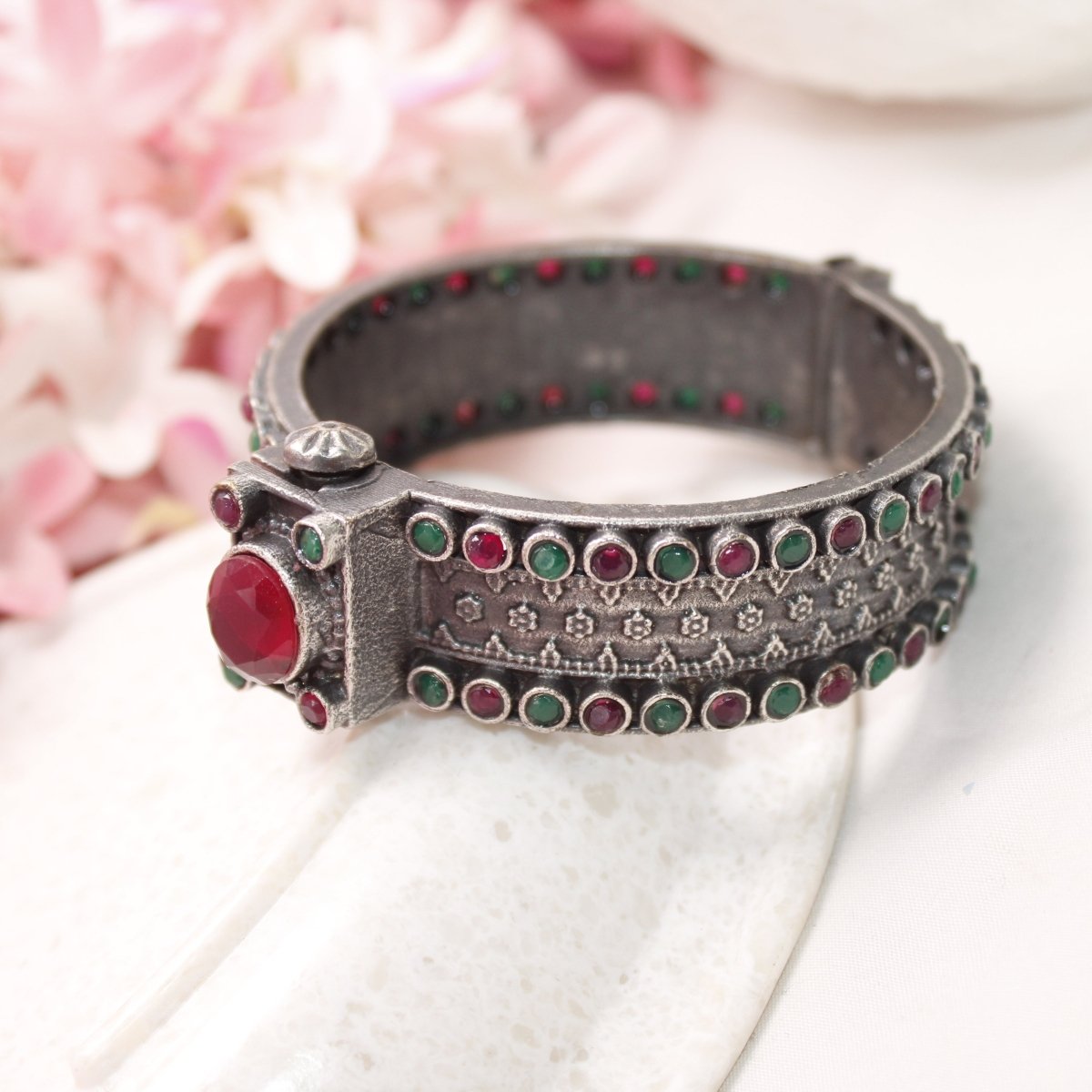 BOHO BIG STONE KADA - RED & GREEN - kada