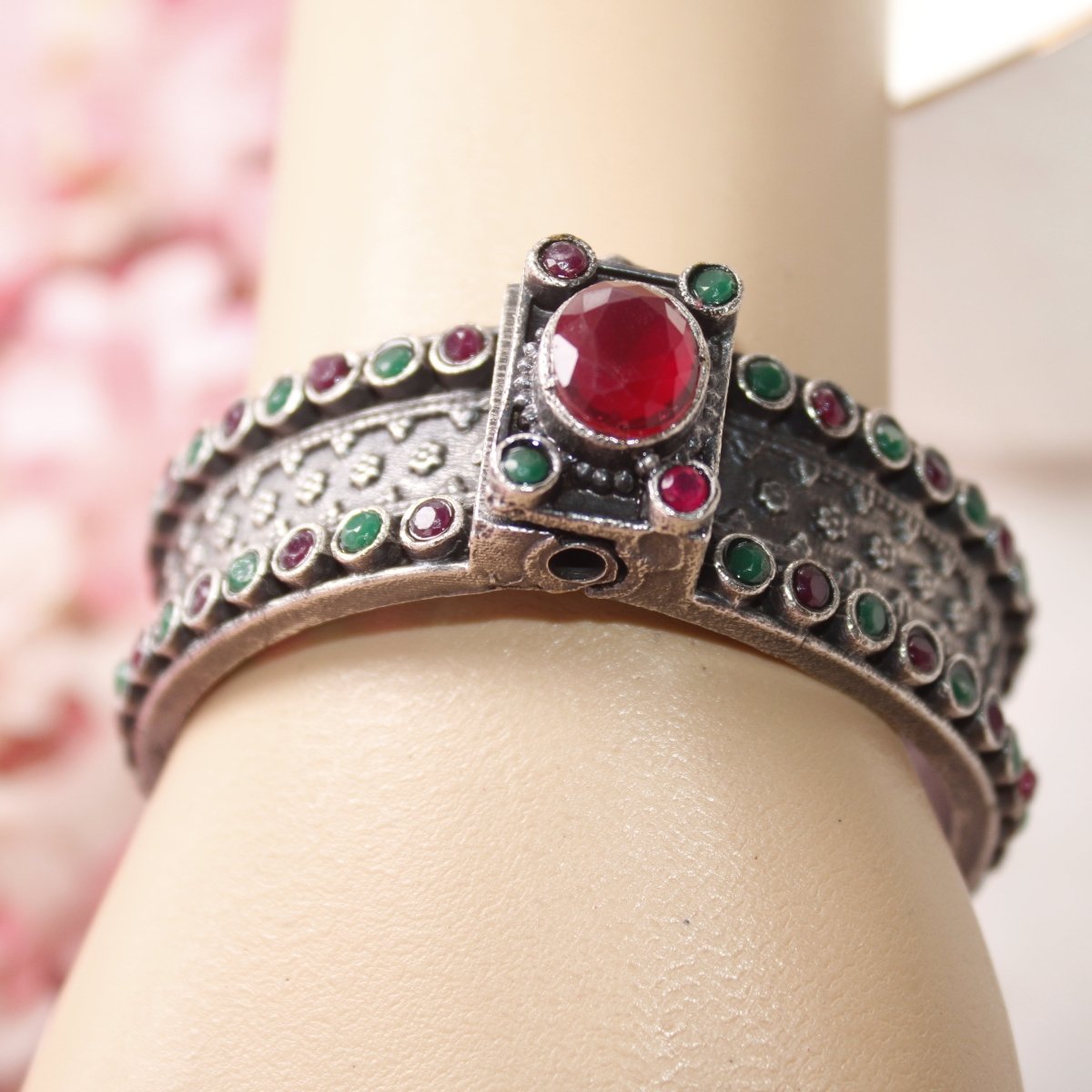 BOHO BIG STONE KADA - RED & GREEN - kada