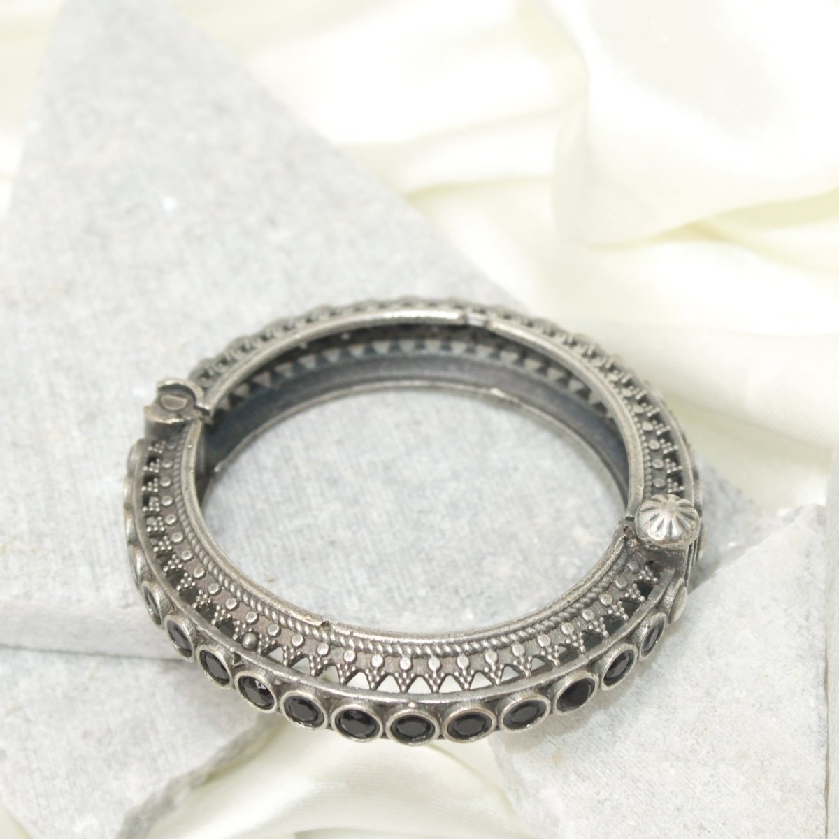 BOHO CHAKRA PATTERN MULTI STONE KADA - BLACK - kada