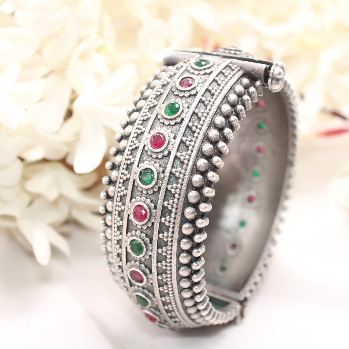 BOHO KARIGARI KADA MAROON & GREEN STONE MATTE FINISH-SINGLE KADA -kada