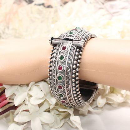 BOHO KARIGARI KADA MAROON & GREEN STONE MATTE FINISH-SINGLE KADA -kada