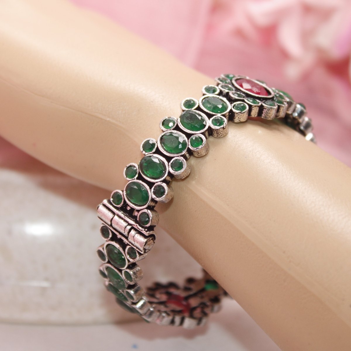 BOHO OVAL STONE KADA GREEN WITH RED STONE - SINGLE KADA - kada