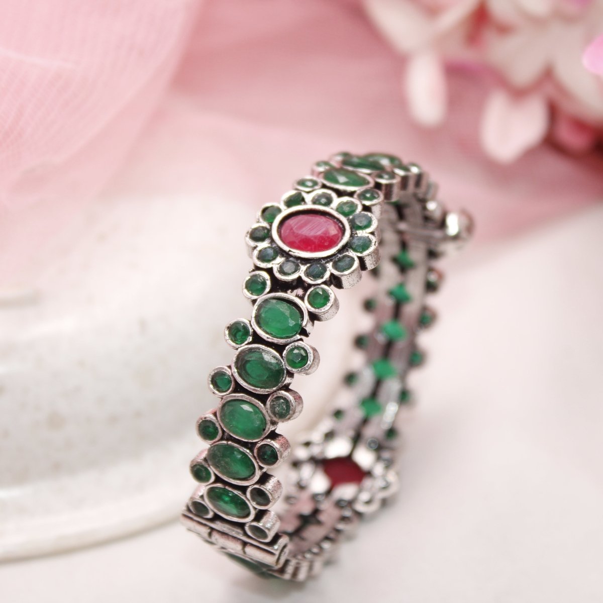 BOHO OVAL STONE KADA GREEN WITH RED STONE - SINGLE KADA - kada