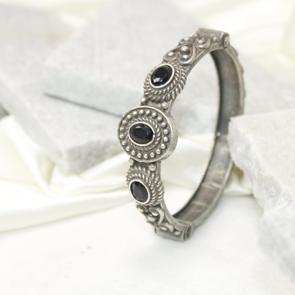 BRACELET LOOK ANTIQUE FINISH KADA - BLACK - kada