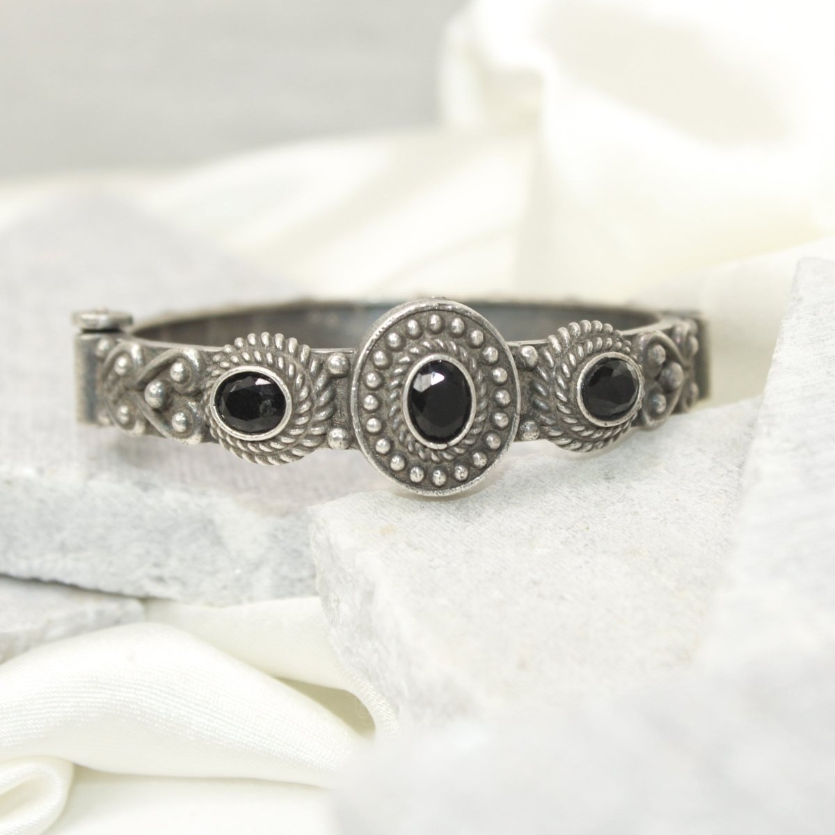 BRACELET LOOK ANTIQUE FINISH KADA - BLACK - kada