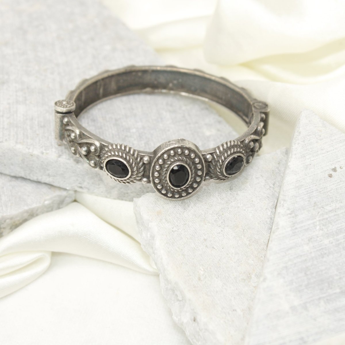 BRACELET LOOK ANTIQUE FINISH KADA - BLACK - kada