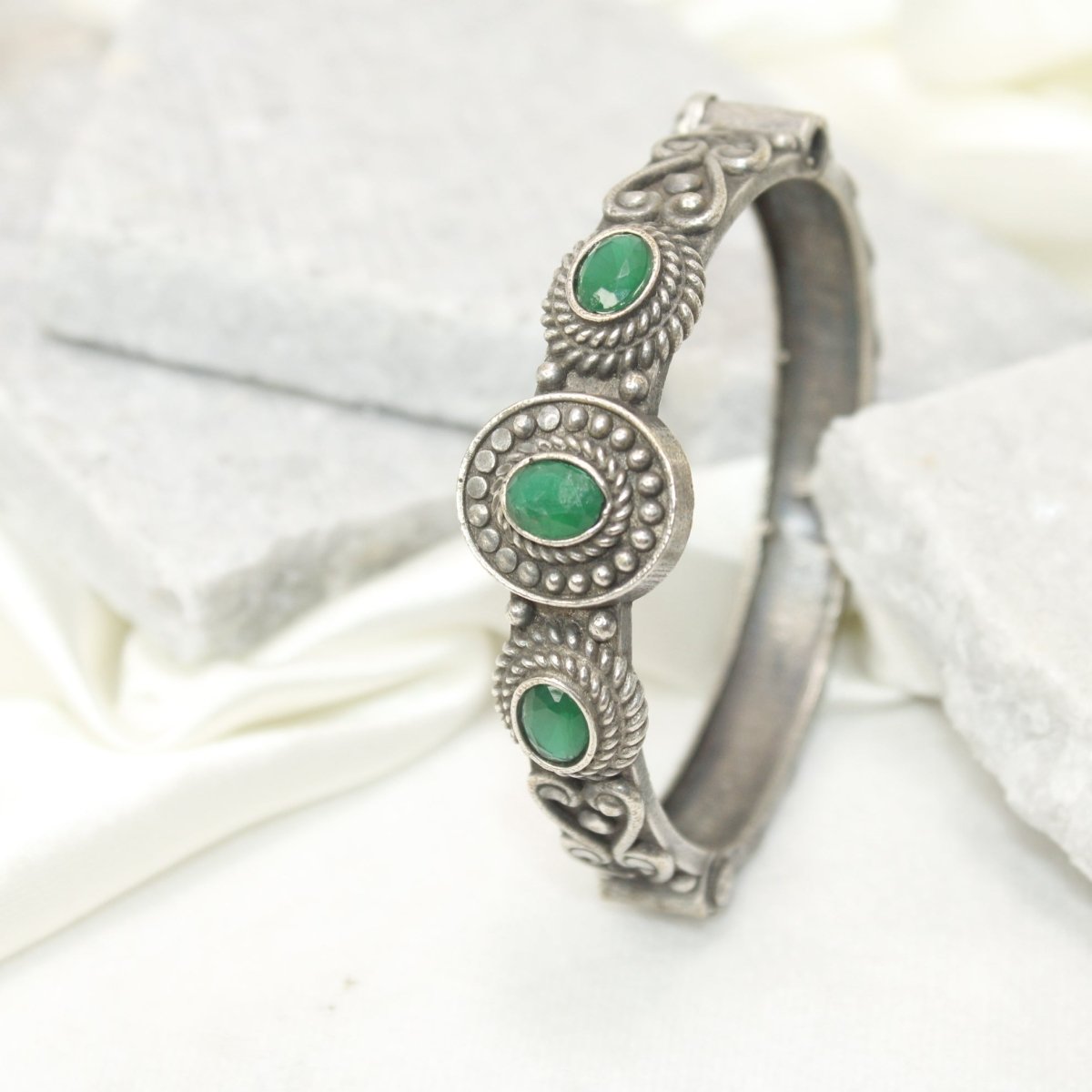 BRACELET LOOK ANTIQUE FINISH KADA - GREEN - kada