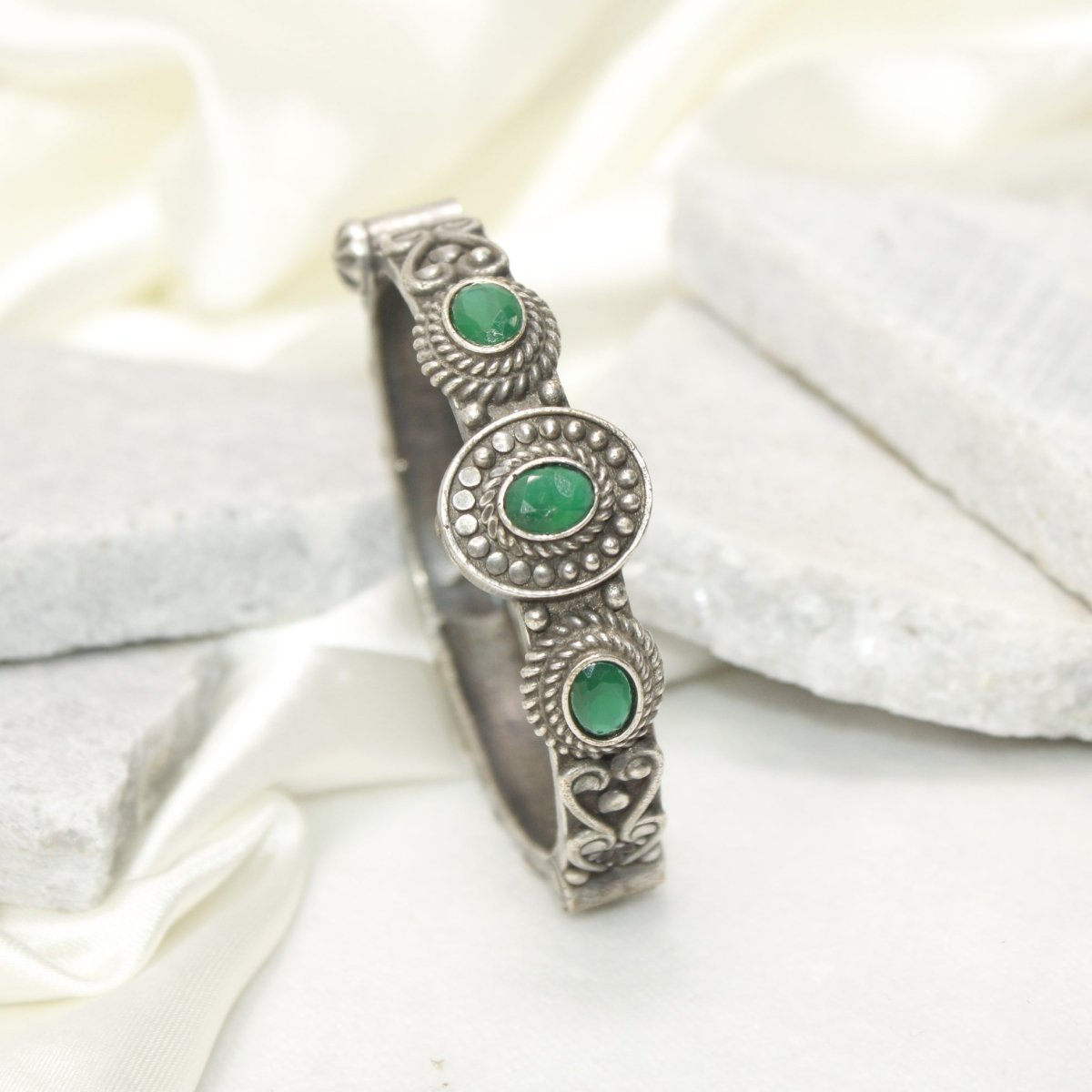 BRACELET LOOK ANTIQUE FINISH KADA - GREEN - kada