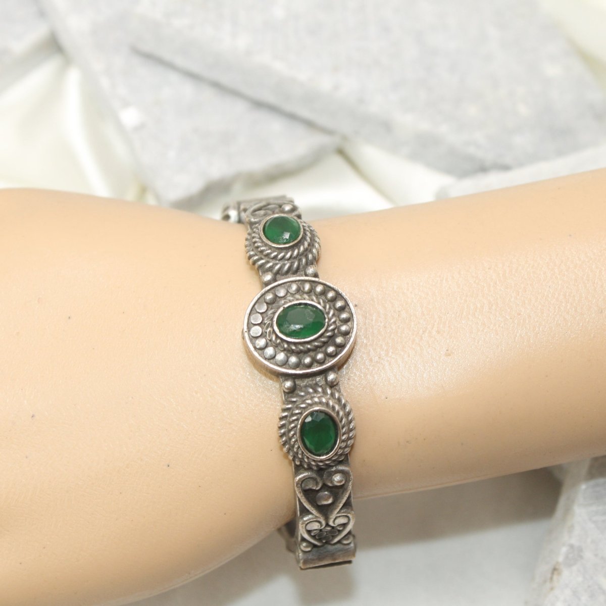 BRACELET LOOK ANTIQUE FINISH KADA - GREEN - kada