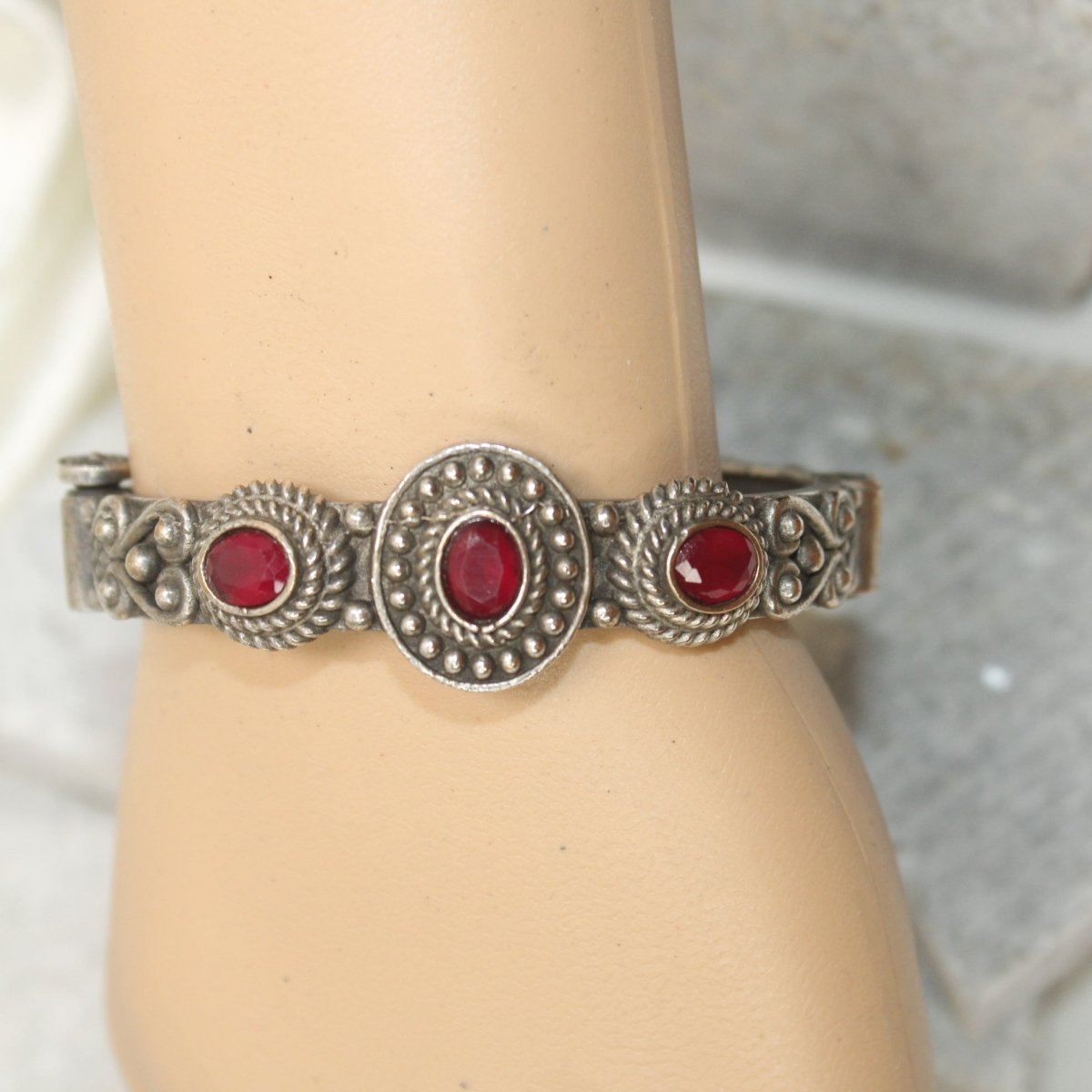 BRACELET LOOK ANTIQUE FINISH KADA - RED - kada