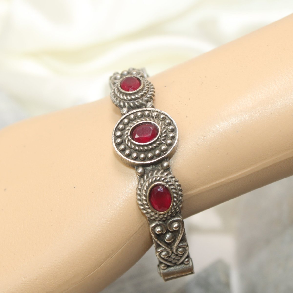 BRACELET LOOK ANTIQUE FINISH KADA - RED - kada