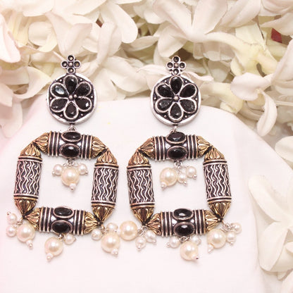 DUAL-TONE DANGEL EARRING IN LAMBAR CUSHION PATTERN- BLACK -EARRING