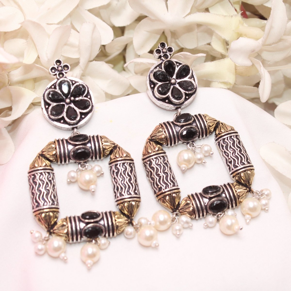 DUAL-TONE DANGEL EARRING IN LAMBAR CUSHION PATTERN- BLACK -EARRING