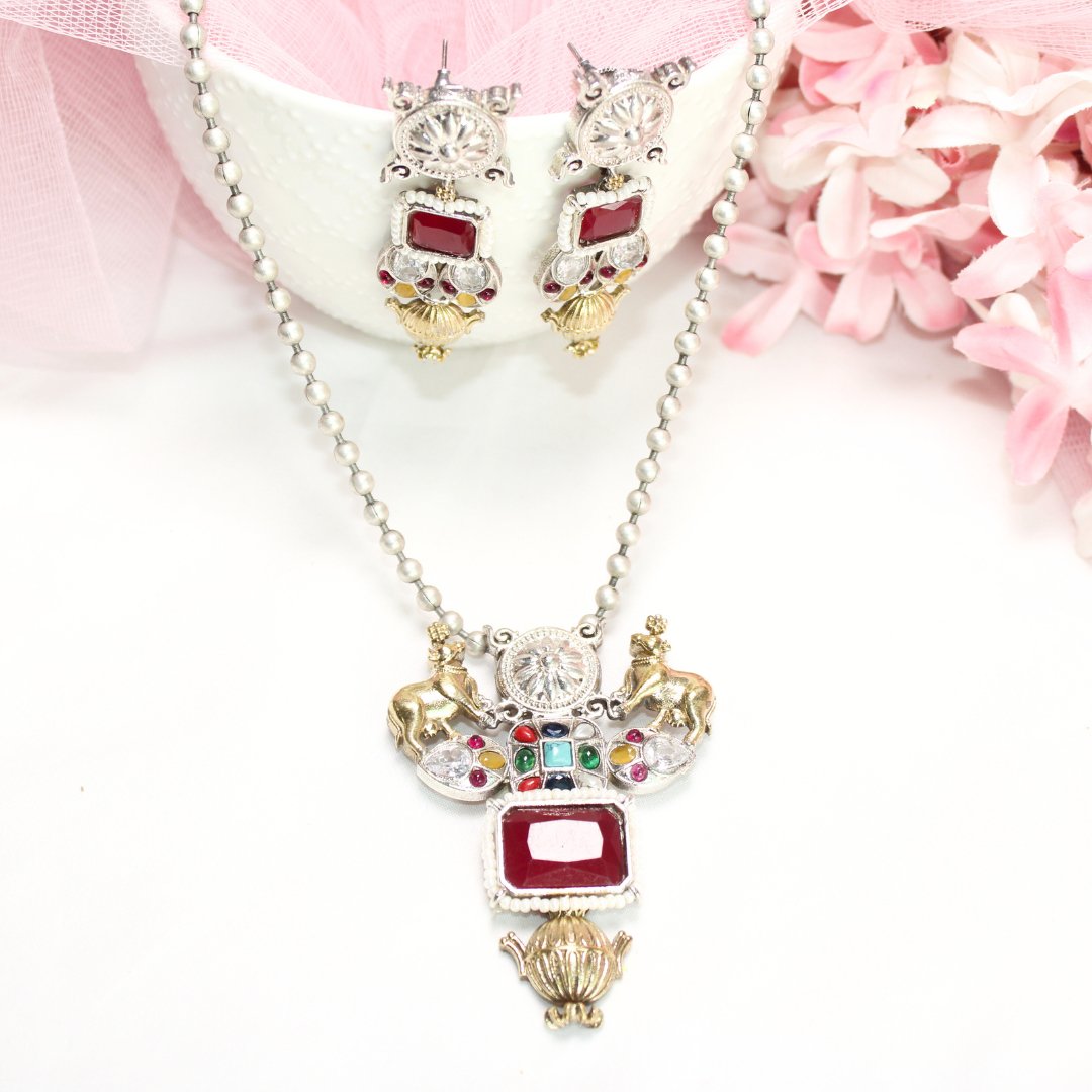 DUAL - TONE NANDI PENDANT SET - RED - Charms & Pendants