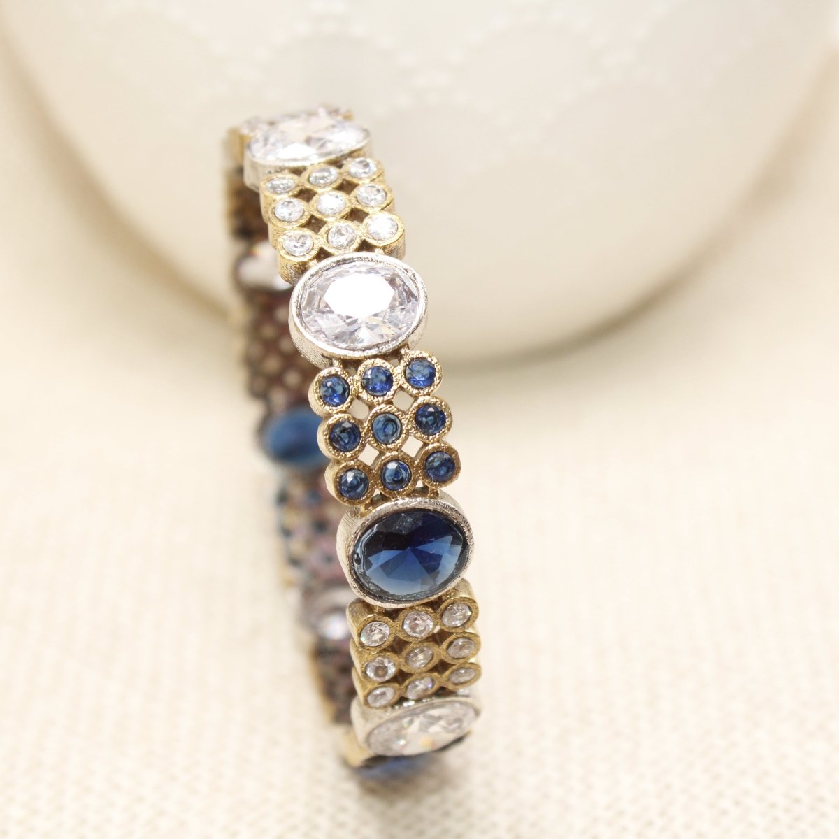 DUAL - TONE OVAL AND DOTS STONE KADA - BLUE & WHITE - kada