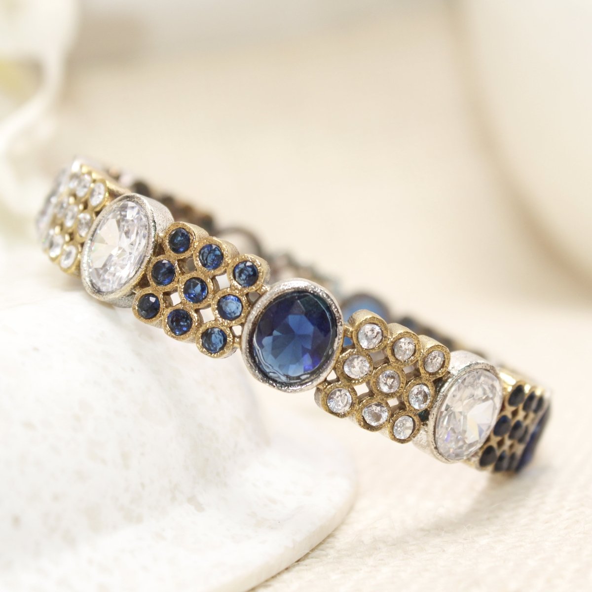 DUAL - TONE OVAL AND DOTS STONE KADA - BLUE & WHITE - kada