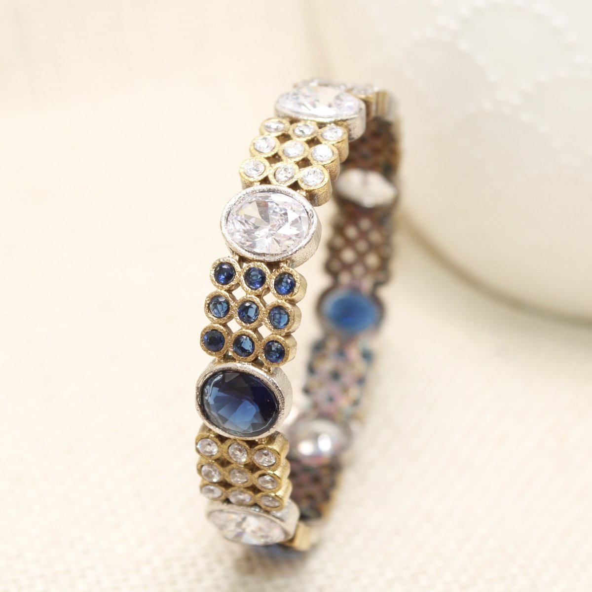 DUAL - TONE OVAL AND DOTS STONE KADA - BLUE & WHITE - kada