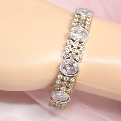 DUAL - TONE OVAL AND DOTS STONE KADA - WHITE - kada