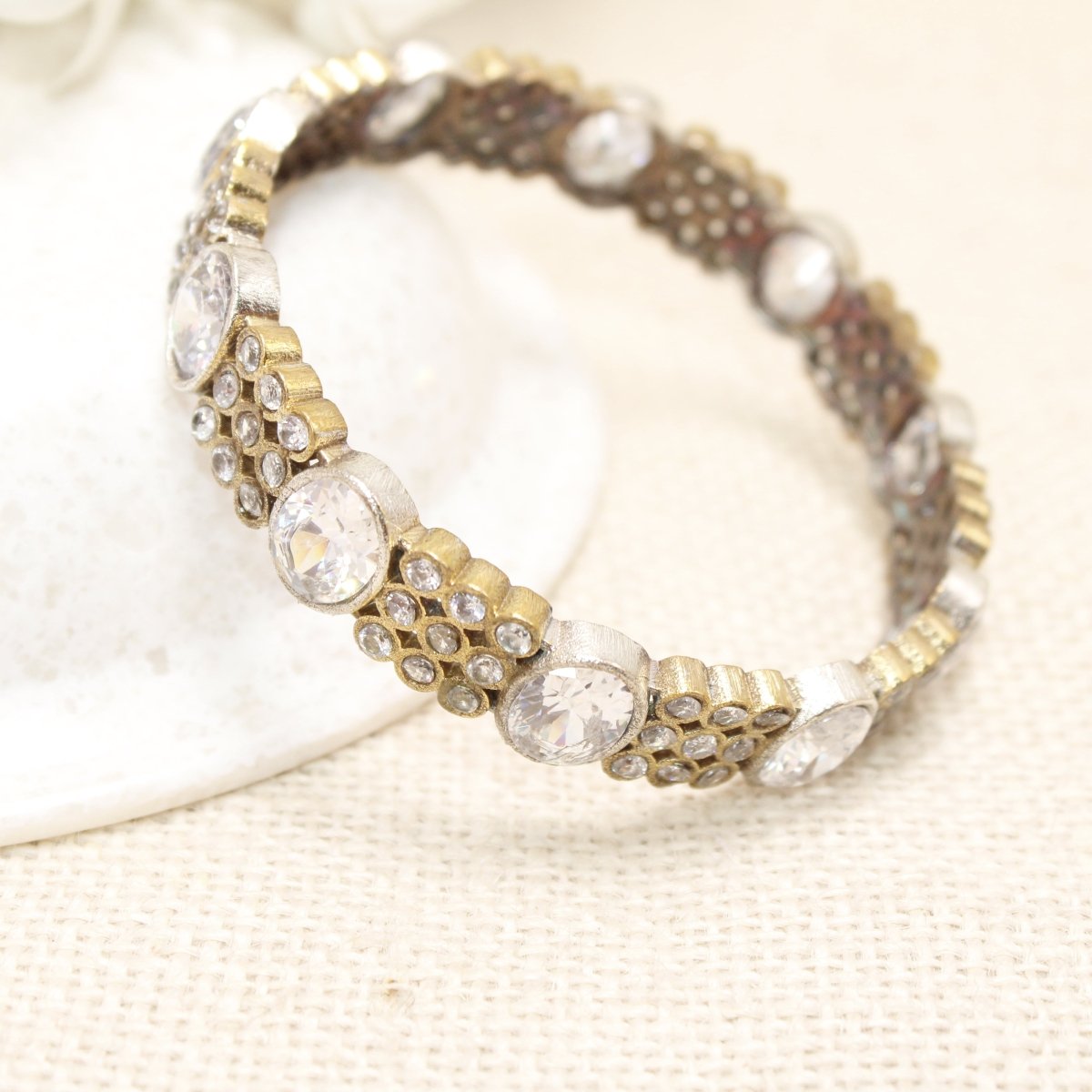 DUAL - TONE OVAL AND DOTS STONE KADA - WHITE - kada