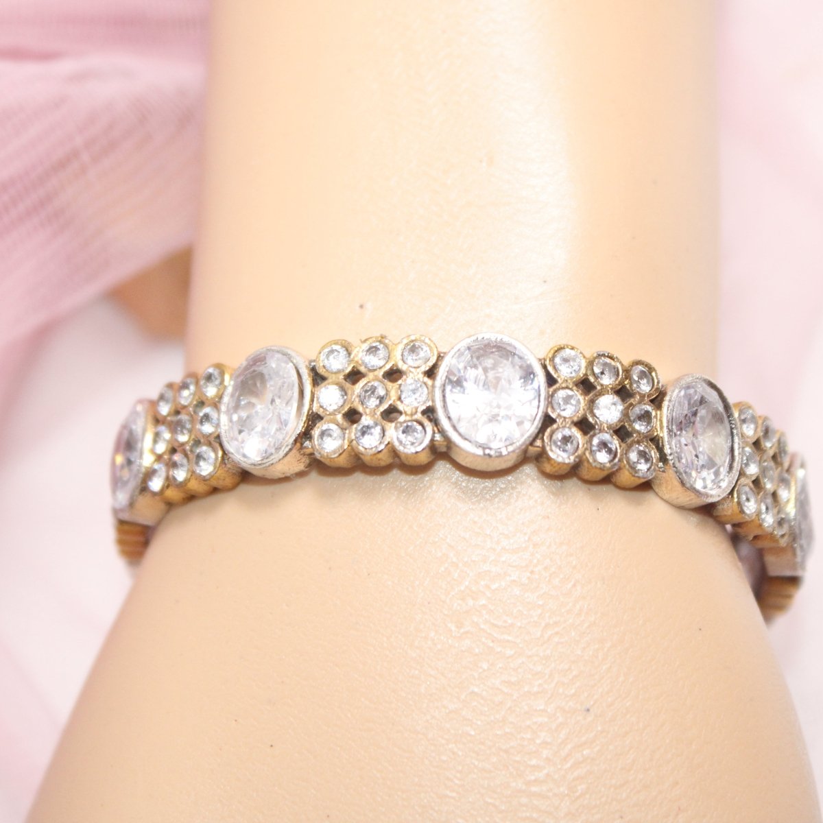 DUAL - TONE OVAL AND DOTS STONE KADA - WHITE - kada