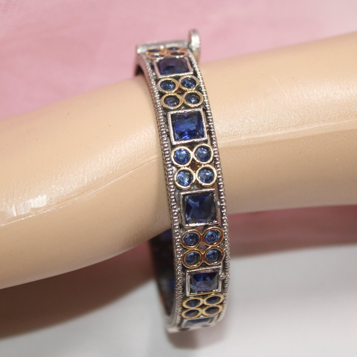 DUAL - TONE SQUARE AND DOTS STONE KADA - BLUE - kada