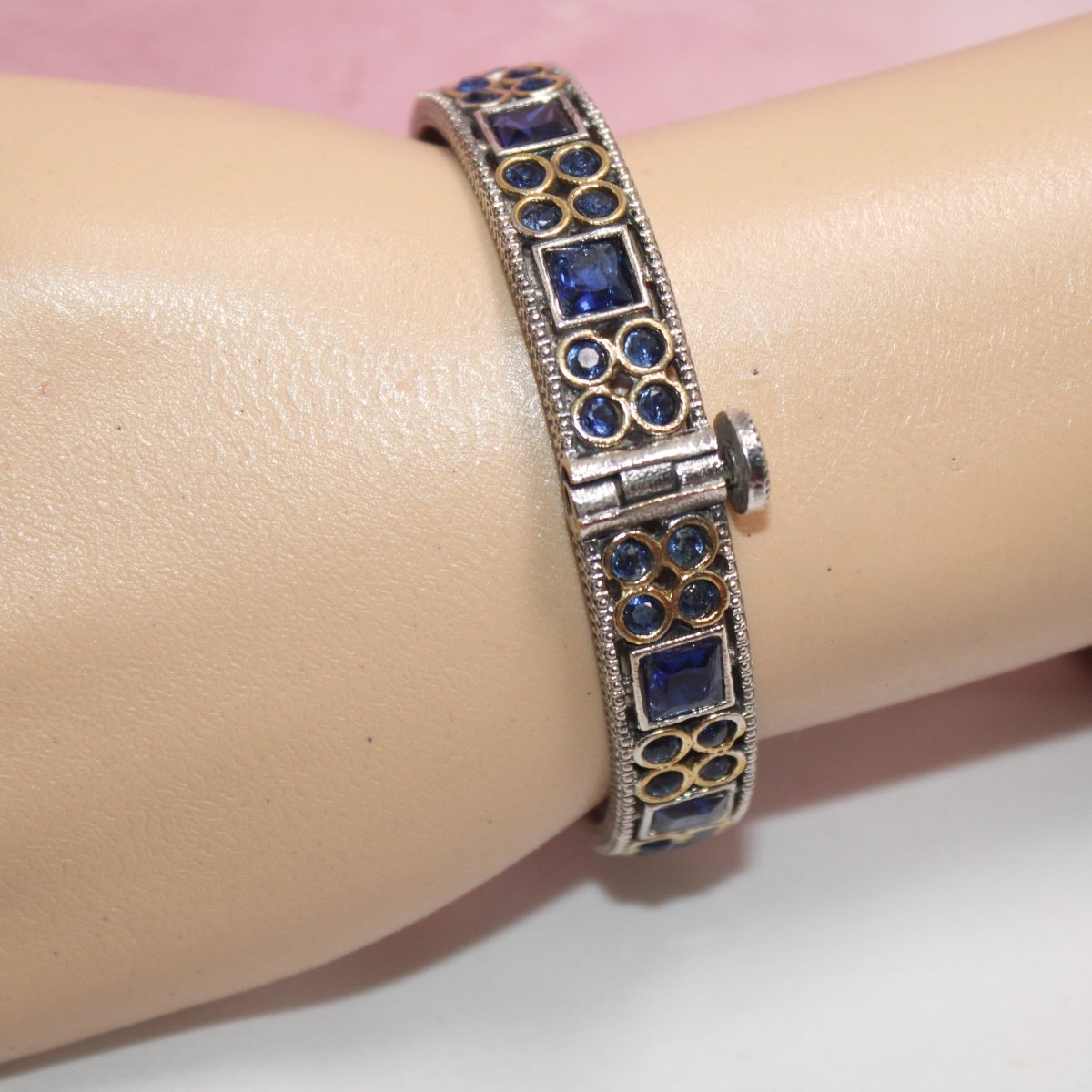 DUAL - TONE SQUARE AND DOTS STONE KADA - BLUE - kada