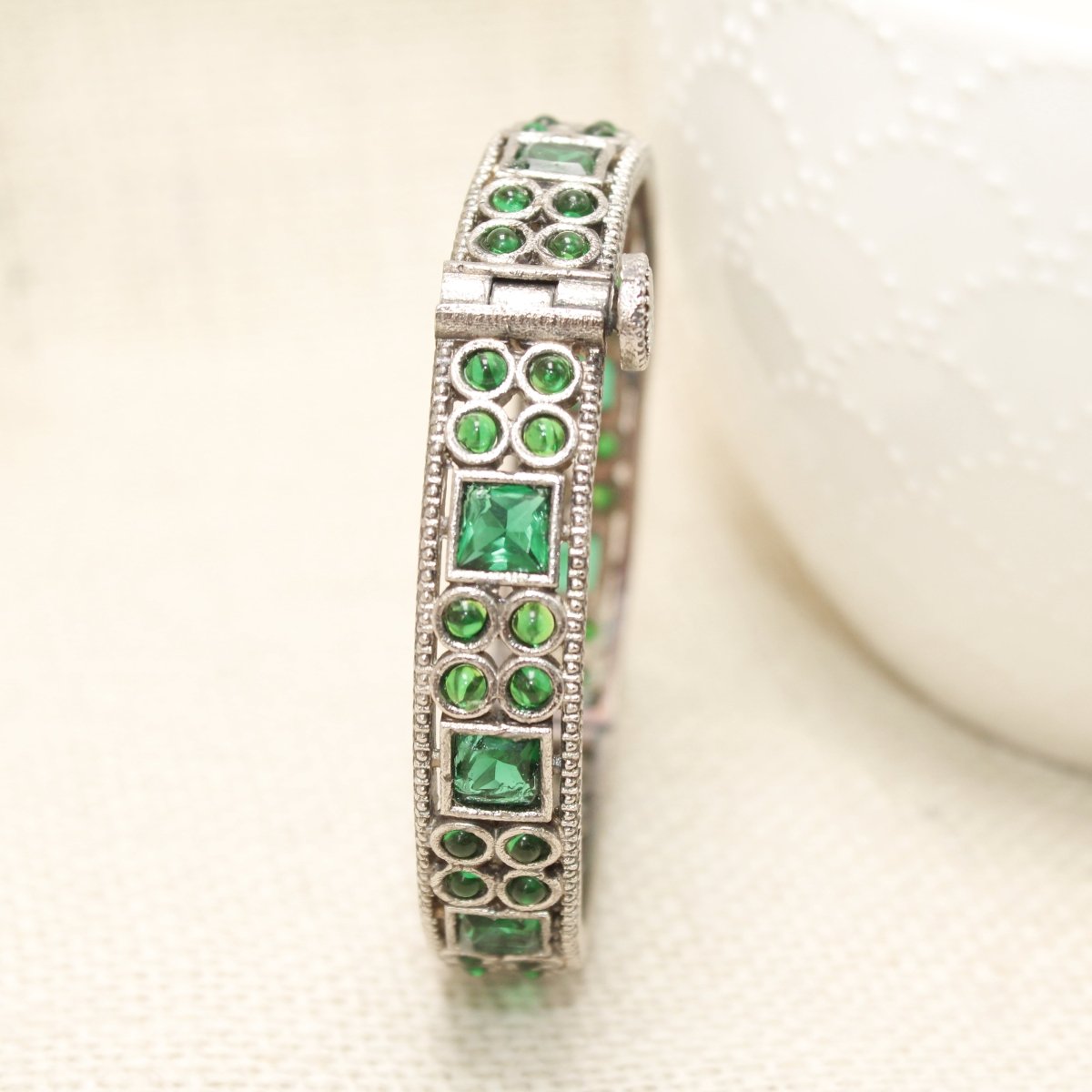 DUAL - TONE SQUARE AND DOTS STONE KADA - GREEN - kada